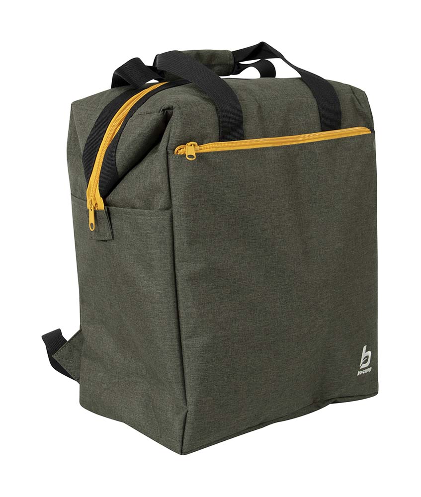 6702964 Eine sehr praktische Kühltasche im Industrie-Look. Mit einem Fassungsvermögen von 22 Litern und einer hervorragenden Isolierwirkung durch das EVA-Isoliermaterial. Die Kühltasche ist mit einem praktischen Tragegurt, 2 Trageschlaufen, 2 Reißverschlusstaschen und 2 Seitentaschen ausgestattet. Darüber hinaus mit Rückengurten ausgestattet, so dass diese Tasche auch als Rucksack verwendet werden kann. Auch dieser Rucksack verfügt über Gepäckträgerclips, sodass er auch als Fahrradtasche verwendet werden kann. Die Seitenklappen an der Seite können für mehr Volumen aufgeklappt werden. Ideal für Strandbesuche, Tagesausflüge usw.