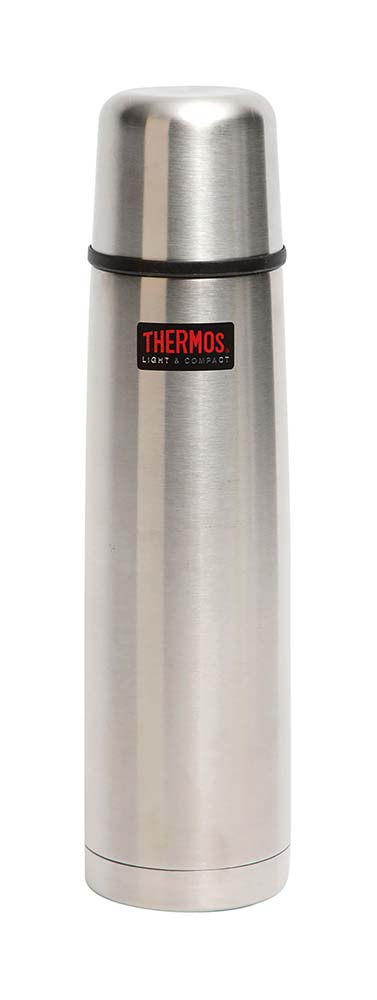 7398053 A high-quality and lightweight thermos flask. The high-quality vacuum insulation technology by Thermax® ensures maximum preservation of cold or hot temperatures and maintains the contents on temperature up to 3 times longer than comparable thermos flasks! Special lightweight stainless steel, copper plated for optimum insulation and also 20% lighter. The special construction renders it virtually unbreakable and dent resistant! So the insulation hardly diminishes, even after intensive use. In other vacuum flasks, a dent causes an immediate reduction of the insulation. With a cap that doubles as a drinking cup with a practical push-button underneath. Comes with a 5 year guarantee!