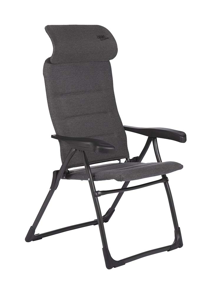 1148023 Ein leichter und besonders stabiler Stuhl. Dieser Stuhl bietet dank der in 7 Stufen verstellbaren Rückenlehne, der verstellbaren Kopfstütze und dem gepolsterten 3D-Stoff maximalen Komfort.  Die komfortable und besonders hochwertige Polsterung des Stoffs ist UV-beständig, besonders luftdurchlässig und hält, aufgrund der offenen Zellstruktur, keine Feuchtigkeit zurück. Dadurch ist das Gewebe besonders pflegeleicht und trocknet deutlich schneller als bei Stühlen mit herkömmlicher Schaumstoffpolsterung. Zudem sind die Rückenlehne, die Sitzfläche und die Armlehnen ergonomisch geformt.   Der Stuhl ist mit einem eloxierten U-Rahmen ausgestattet, der extra Stabilität und Sicherheit gewährleistet. Der Stuhl ist im eingeklappten Zustand sehr kompakt und dadurch einfach zu transportieren.