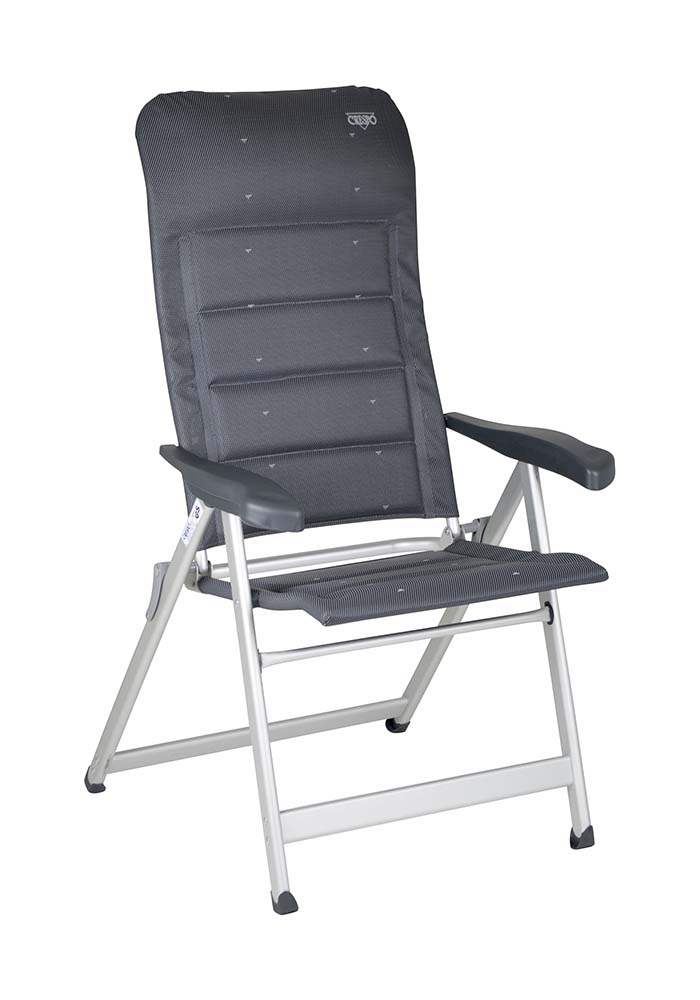 1149077 Ein sehr luxuriöser verstellbarer Klappstuhl. Dieser Stuhl bietet dank der 7-fach verstellbaren Rückenlehne und dem gepolsterten Stoff maximalen Komfort. Die komfortable Polsterung dieses Stoffes ist mit einer offenen Gewebestruktur gearbeitet, das bedeutet, dass keine Feuchtigkeit zurückbleibt und dieser Klappstuhl schneller trocknet als andere Stühle mit einer herkömmlichen Schaumstoff-Polsterung. Sowohl die Rückenlehne als auch die Armlehnen sind ergonomisch geformt.  Der Stuhl ist zwecks extra Stabilität und Sicherheit mit einem eloxierten H-Rahmen. Zusammengeklappt ist der Stuhl sehr kompakt und dadurch einfach zu transportieren.