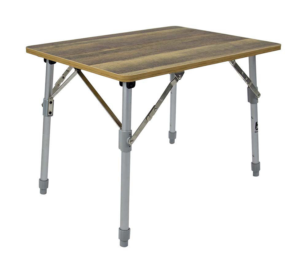 1404458 Ein sehr leichter, aber sehr stabiler Campingtisch. Der Tisch hat eine hitzebeständige und wasserfeste Fiberglasplatte mit Kunststoffrand. Das Gestell ist aus Aluminium und der Campingtisch hat Füße mit Stabilisatoren, so dass der Tisch auf jedem Untergrund fest steht. Die Beine sind außerdem höhenverstellbar: 44/59/72 cm.