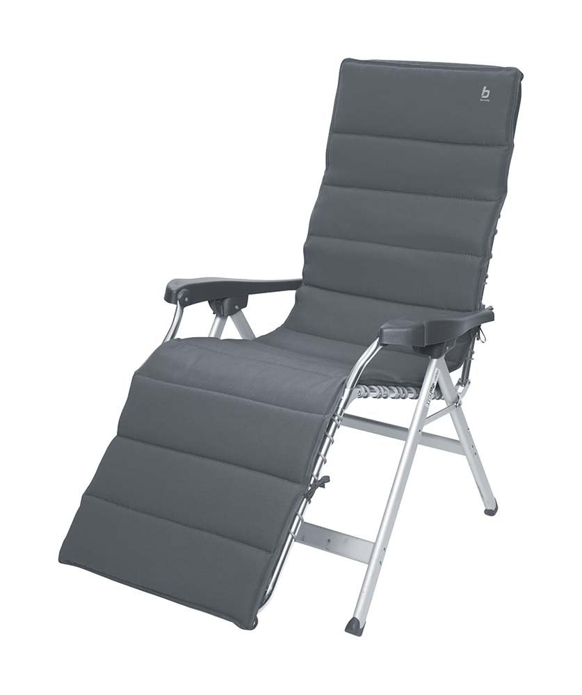 1849325 Eine universelle Stuhlauflage für (Camping-)Stühle. Die gepolsterte Stuhlauflage sorgt für optimalen Sitzkomfort. Durch Kordel und Schlaufen kann diese Stuhlauflage jedem Sitz angepasst werden.