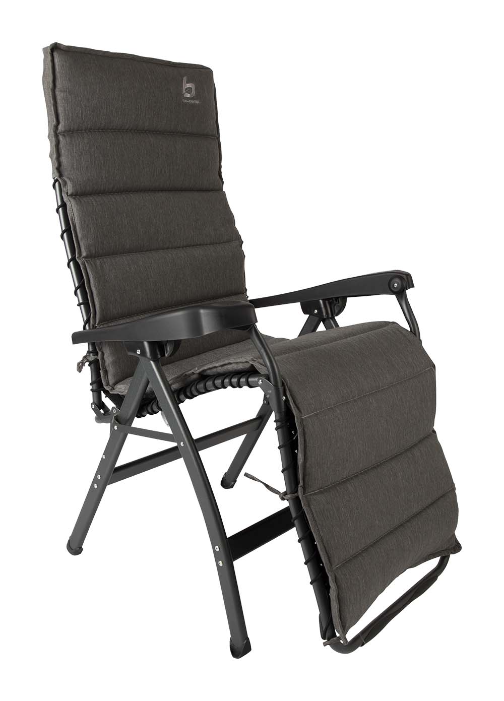 1849330 Ein universeller Sitzbezug für Liegestühle. Hergestellt aus einem sehr bequemen Olefin-Gewebe. Dieser Stoff macht den Sitzbezug wasserabweisend und besonders resistent gegen das Ausbleichen durch die Sonne. Darüber hinaus ist die Stuhlabdeckung sehr pflegeleicht und hat eine lange Lebensdauer. Inklusive Kordel, damit der Sesselbezug auf jede Sesselgröße passt.