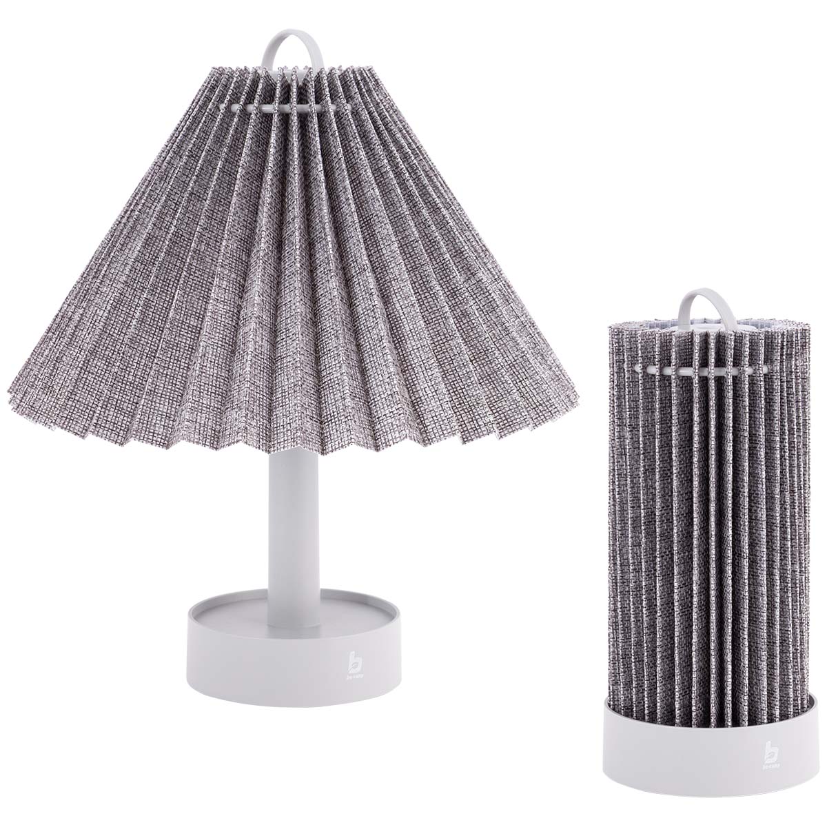 5818043 Een stijlvolle tafellamp uit de Urban Outdoor collectie. Deze tafellamp heeft een linnen look lampenkap en biedt sfeervol warm wit licht. Daarnaast is de lamp in- en uit te klappen waardoor deze perfect is voor verschillende situaties. Met de 3 verschillende lichtstanden stel je eenvoudig de gewenste sfeer in. De lamp is oplaadbaar via USB (oplaadkabel niet meegeleverd) en ideaal voor gebruik op de camping, in de tuin of in huis.