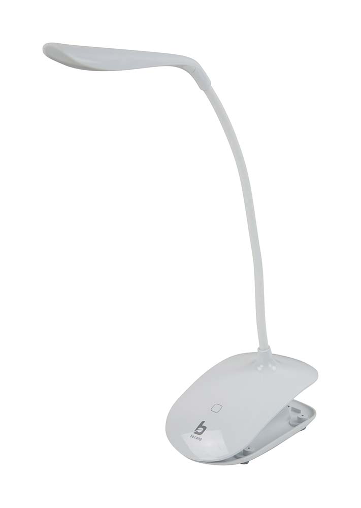 5818910 Lámpara recargable. Esta lámpara se puede montar fácilmente mediante un clip. Por ejemplo, sujete la lámpara al borde de una mesa, una silla o el poste de una tienda de campaña. (máximo Ø 5,5 cm) La lámpara también se puede utilizar sin el clip. La flexibilidad de la lámpara significa que se puede doblar a cualquier posición deseada. Se puede ajustar a 3 configuraciones de luz y recargar usando el cable USB suministrado. Tiempo de combustión: 20-10 horas. Salida de luz: 20-55 lúmenes.