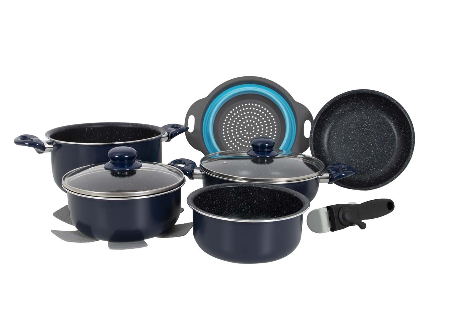 6977225 A 9-piece blue pan set. Extremely suitable for induction hobs. Ideal for the caravan, camper but also for at home. With sturdy 3-layer non-stick coating. This set consists of: 4 saucepans Ø 24 cm - 4 L, Ø 23,5 cm - 2,2 L, Ø 19,5 cm - 1,7 L, Ø 18 cm, 1,3 L. Pan Ø 21,5 cm. 2x lids Ø 23,5 cm and Ø 19,5 cm. In addition, this set is equipped with a safety handle with locking function and a folding sieve. Including 3 pan protectors made from vilt.