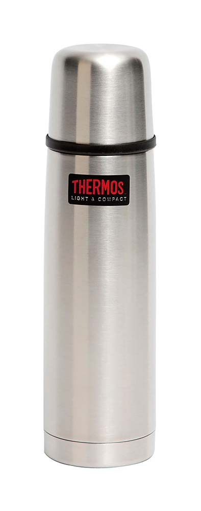 7398051 A high-quality and lightweight thermos flask. The high-quality vacuum insulation technology by Thermax® ensures maximum preservation of cold or hot temperatures and maintains the contents on temperature up to 3 times longer than comparable thermos flasks! Special lightweight stainless steel, copper plated for optimum insulation and also 20% lighter. The special construction renders it virtually unbreakable and dent resistant! So the insulation hardly diminishes, even after intensive use. In other vacuum flasks, a dent causes an immediate reduction of the insulation. With a cap that doubles as a drinking cup with a practical push-button underneath. Comes with a 5 year guarantee!