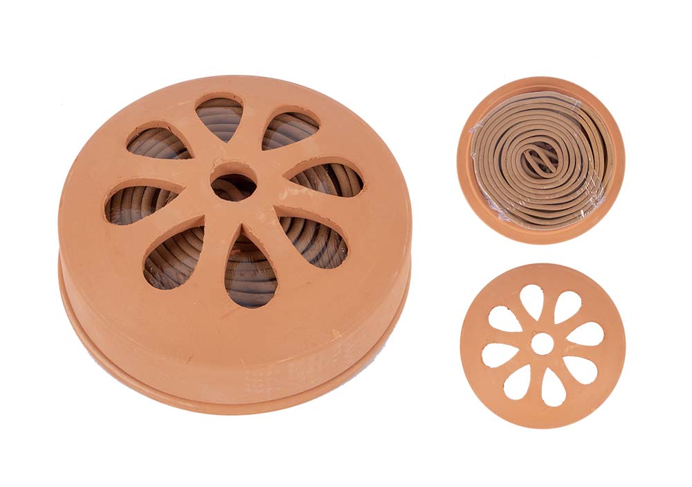 8208110 Clever spirals against insects. The spirals disperse an odour that keeps insects at bay. The spirals are nature-friendly and animal-friendly. A set consists of a terracotta holder and ten citronella spirals.