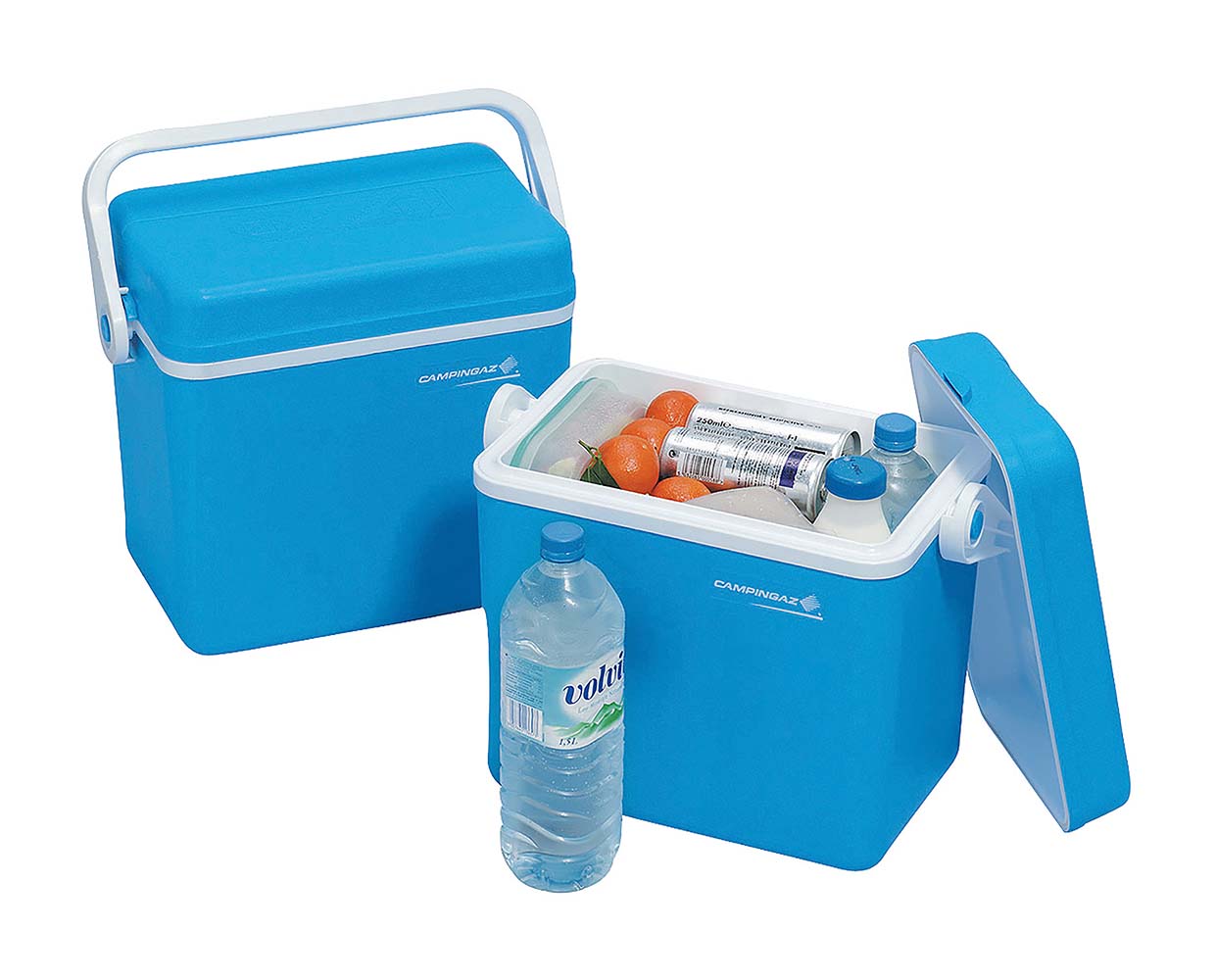 8822254 A very sturdy cool-box. Equipped with a sturdy and durable housing with high-quality insulation. Provides optimal cooling throughout the day. The handle locks the lid when lifting, so that the cool-box is closed properly. Suitable for 0.5-litre and 1.5-litre cans.